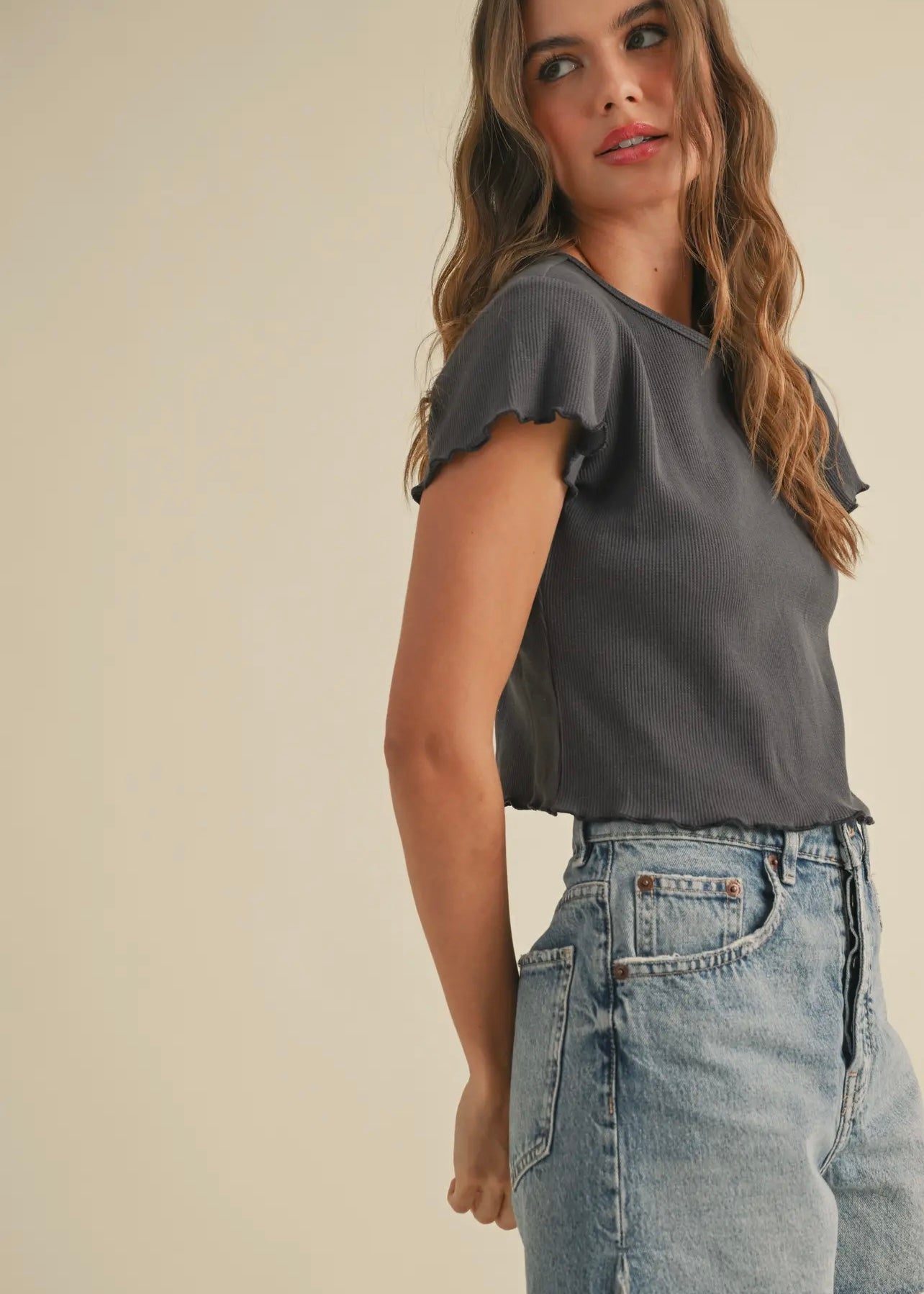 LUCI CROPPED TEE